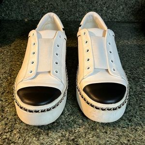 Karl Lagerfeld slip on leather sneakers
Size 9 1/2 medium
Color: white/black